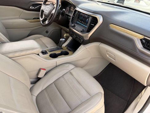 Certified 2018 GMC Acadia Denali w/ Technology Package AWD/4WD image 13