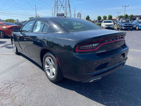 Used 2021 Dodge Charger SXT w/ Leather Interior Group RWD image 3