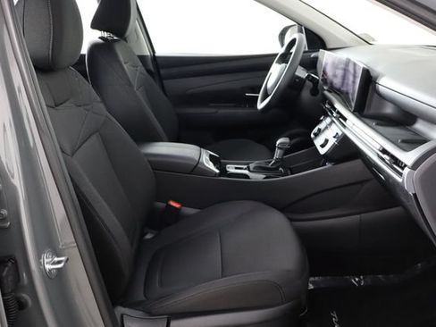 Used 2025 Hyundai Tucson SE FWD image 18