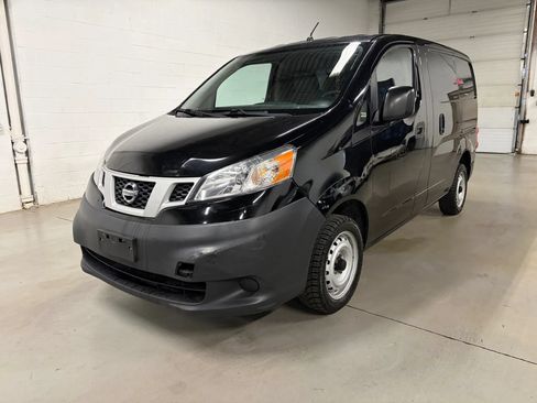 Used 2014 Nissan NV200 S w/ Cruise Control Package FWD image 2