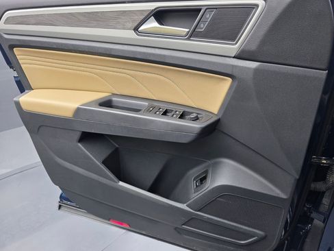 Used 2021 Volkswagen Atlas Cross Sport SE image 25