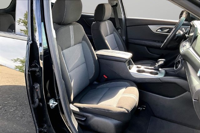 Used 2023 Chevrolet Blazer LT FWD image 7