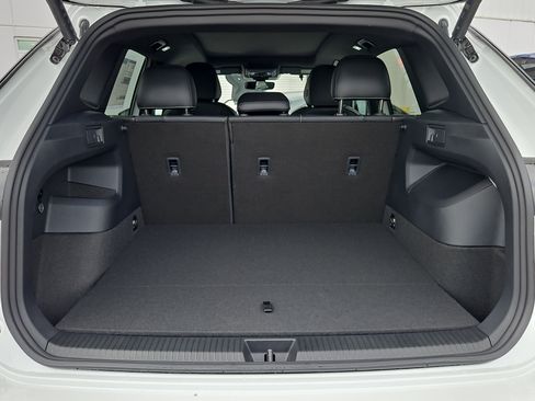 New 2026 Volkswagen Tiguan SE R-Line image 7