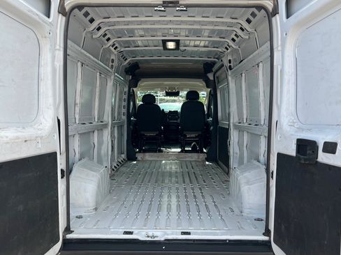 Used 2025 RAM ProMaster 2500 w/ Convenience Group FWD image 18