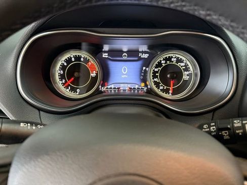 Certified 2022 Jeep Cherokee Trailhawk w/ Technology Group B image 30