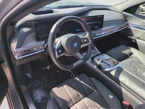 Certified 2025 BMW i7 eDrive50 RWD image 10