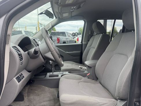 Used 2017 Nissan Frontier SV AWD/4WD image 13