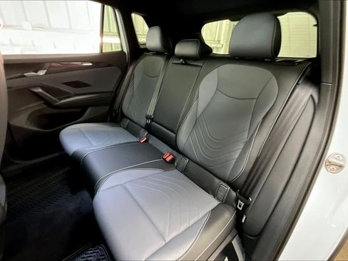 New 2026 Volkswagen Tiguan SE R-Line image 12