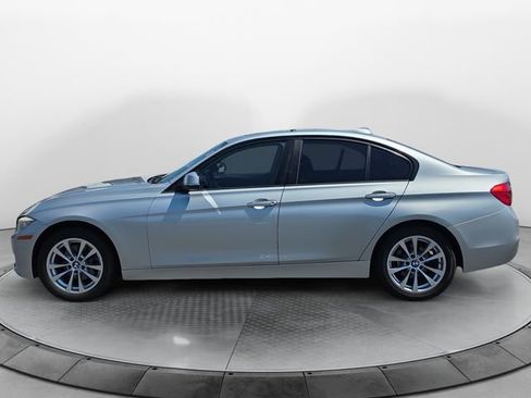 Used 2017 BMW 320i Sedan RWD image 2