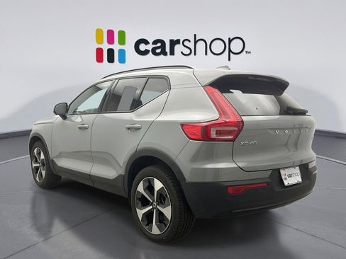 Used 2025 Volvo XC40 B5 Plus AWD/4WD image 3