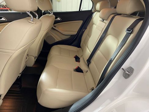 Used 2018 Mercedes-Benz GLA 250 image 13