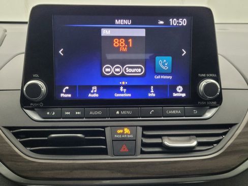 Used 2025 Nissan Altima 2.5 SV FWD image 25