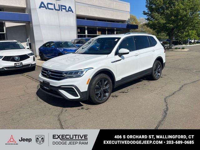 Used 2023 Volkswagen Tiguan SE AWD/4WD image 32