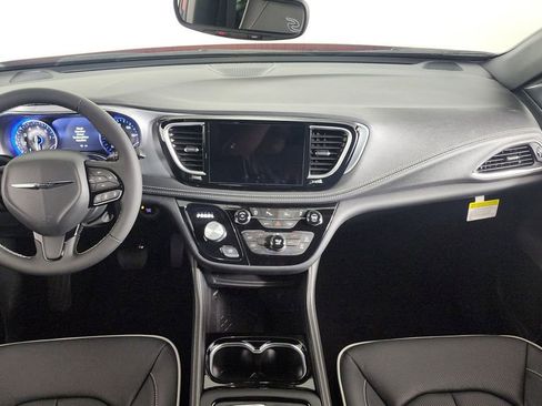 New 2026 Chrysler Pacifica Limited w/ S Appearance Package image 39