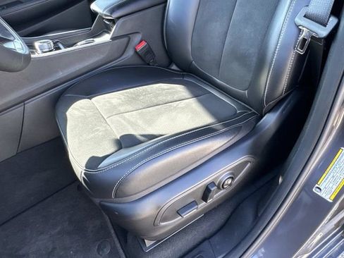 Used 2025 Jeep Grand Cherokee L Altitude image 22