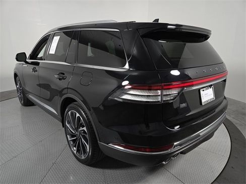 Certified 2023 Lincoln Aviator Reserve w/ Equipment Group 201A image 6