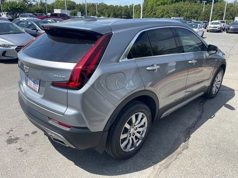 Used 2023 Cadillac XT4 Premium Luxury w/ Technology Package FWD image 3