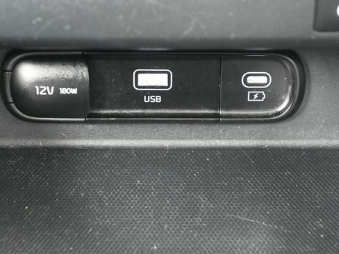 Certified 2024 Kia Seltos SX w/ SX Sunroof Package image 28