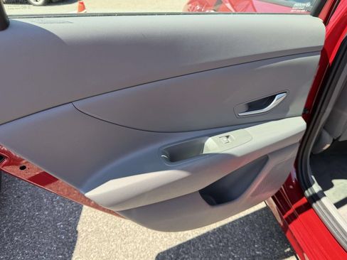 Certified 2023 Hyundai Elantra SEL FWD image 12