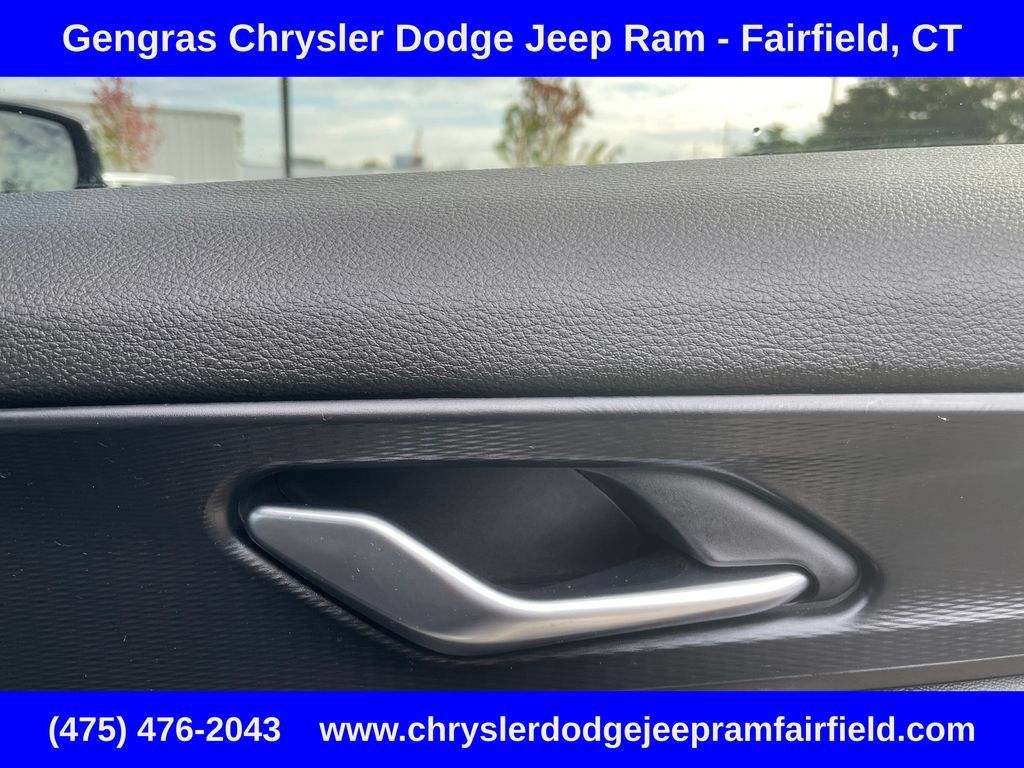 Used 2023 Jeep Grand Cherokee L Altitude AWD/4WD image 23