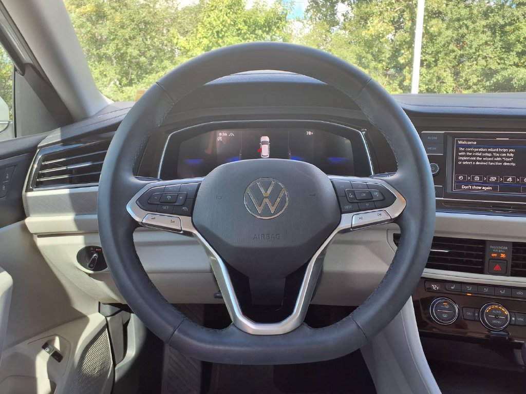 Used 2024 Volkswagen Jetta SE FWD image 15