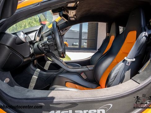 Used 2012 McLaren MP4-12C Coupe RWD image 16