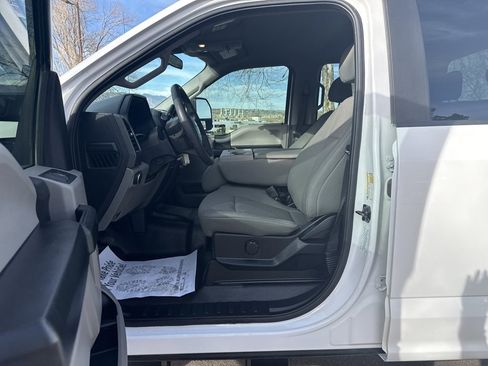 Used 2020 Ford F250 XL w/ Power Equipment Group image 10