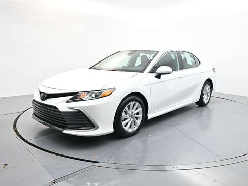 Used 2024 Toyota Camry LE FWD image 3