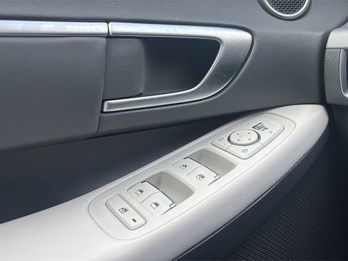 Certified 2025 Hyundai Sonata SEL image 18