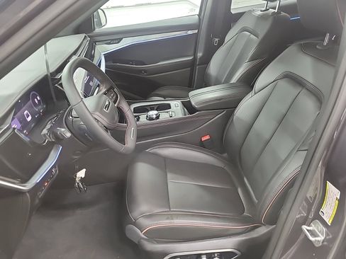 Used 2024 Jeep Wagoneer Launch Edition image 7