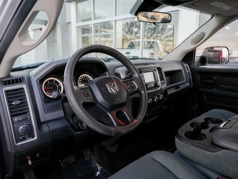 Used 2018 RAM 3500 Tradesman w/ Chrome Appearance Group image 25