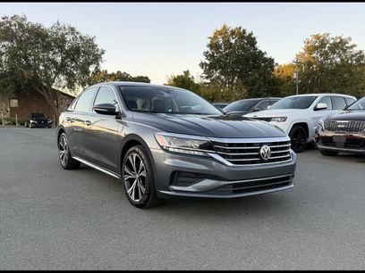 Used 2021 Volkswagen Passat 2.0T SE
