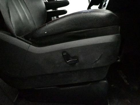 Used 2018 Dodge Grand Caravan GT image 40