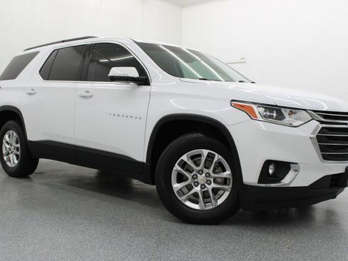 Used 2019 Chevrolet Traverse LT FWD image 1