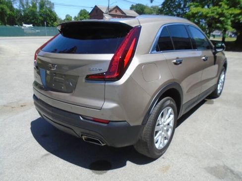 Used 2023 Cadillac XT4 Luxury w/ Cold Weather Package AWD/4WD image 7