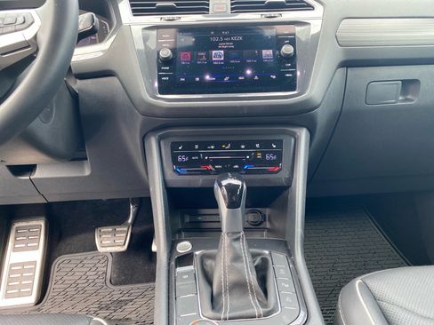 Used 2023 Volkswagen Tiguan SEL R-Line AWD/4WD image 13