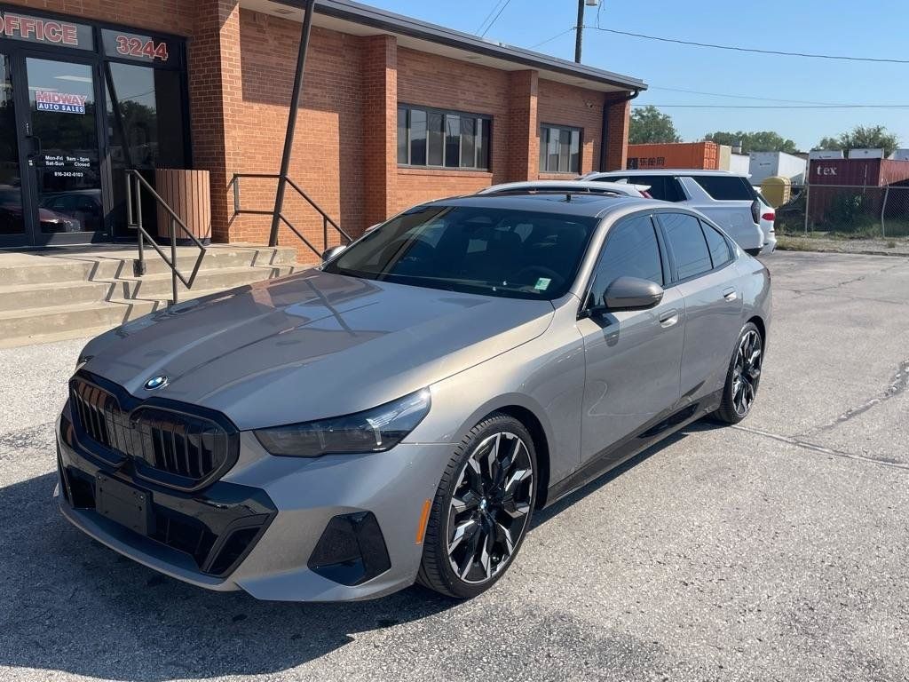 Used 2024 BMW 530i xDrive w/ M Sport Package AWD/4WD image 2