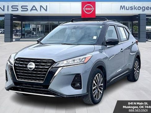 Used 2023 Nissan Kicks SR w/ Exterior Package image 3