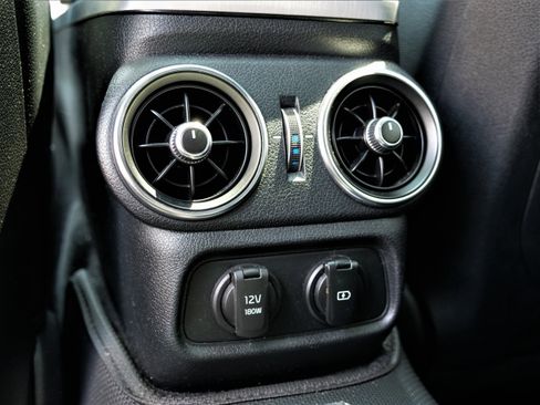 Used 2020 Kia Stinger GT1 image 25