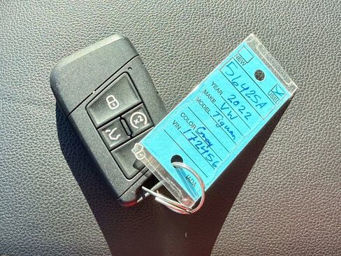 Used 2022 Volkswagen Tiguan SEL R-Line AWD/4WD image 33