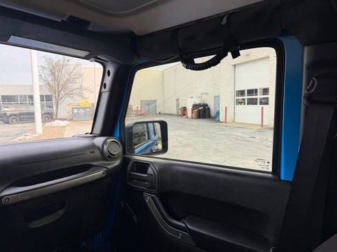 Used 2015 Jeep Wrangler Unlimited Sport w/ Max Tow Package image 19