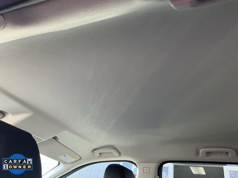 Used 2019 Land Rover Discovery Sport SE image 32