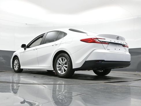 Used 2025 Toyota Camry LE FWD image 43