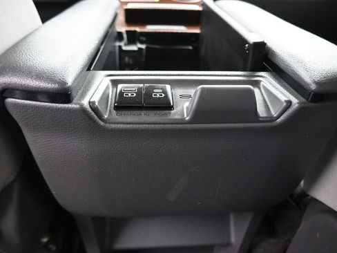 Used 2021 Toyota Sienna LE image 31