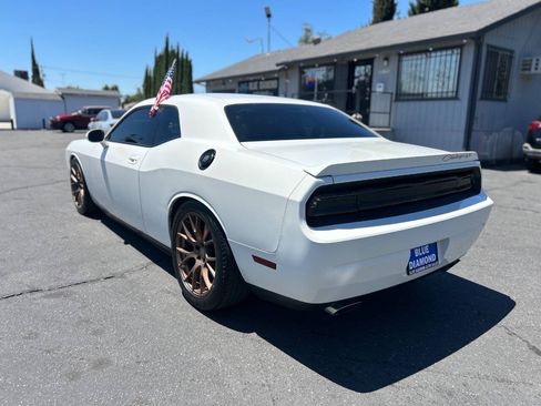 Used 2010 Dodge Challenger R/T RWD image 4