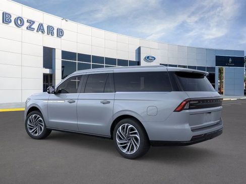 New 2025 Lincoln Navigator L Reserve image 4