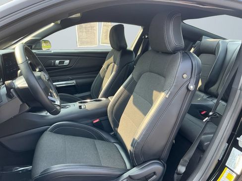 Used 2026 Ford Mustang Coupe RWD image 10