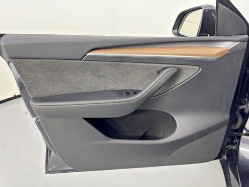 Used 2024 Tesla Model Y Performance image 44