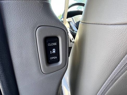 Used 2012 Honda Odyssey EX-L image 32