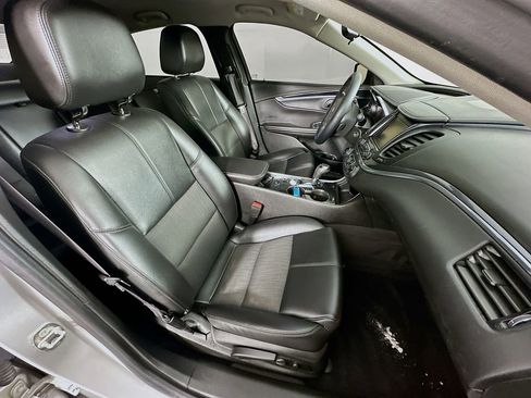 Used 2017 Chevrolet Impala LT image 30